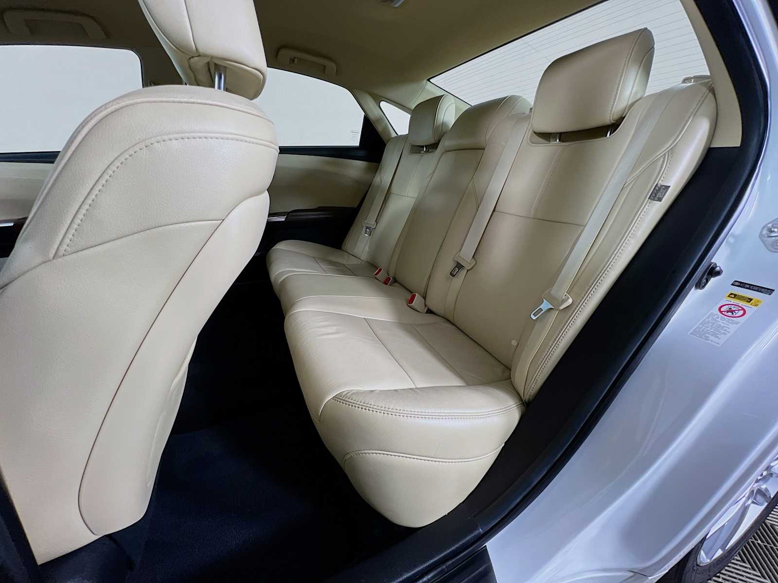 2015 Toyota Avalon Limited - Photo 24