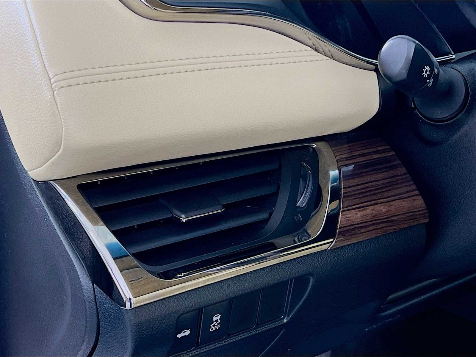 2015 Toyota Avalon Limited - Photo 10