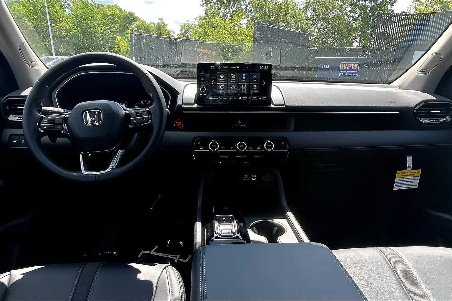 2025 Honda Pilot Touring+ - Photo 12