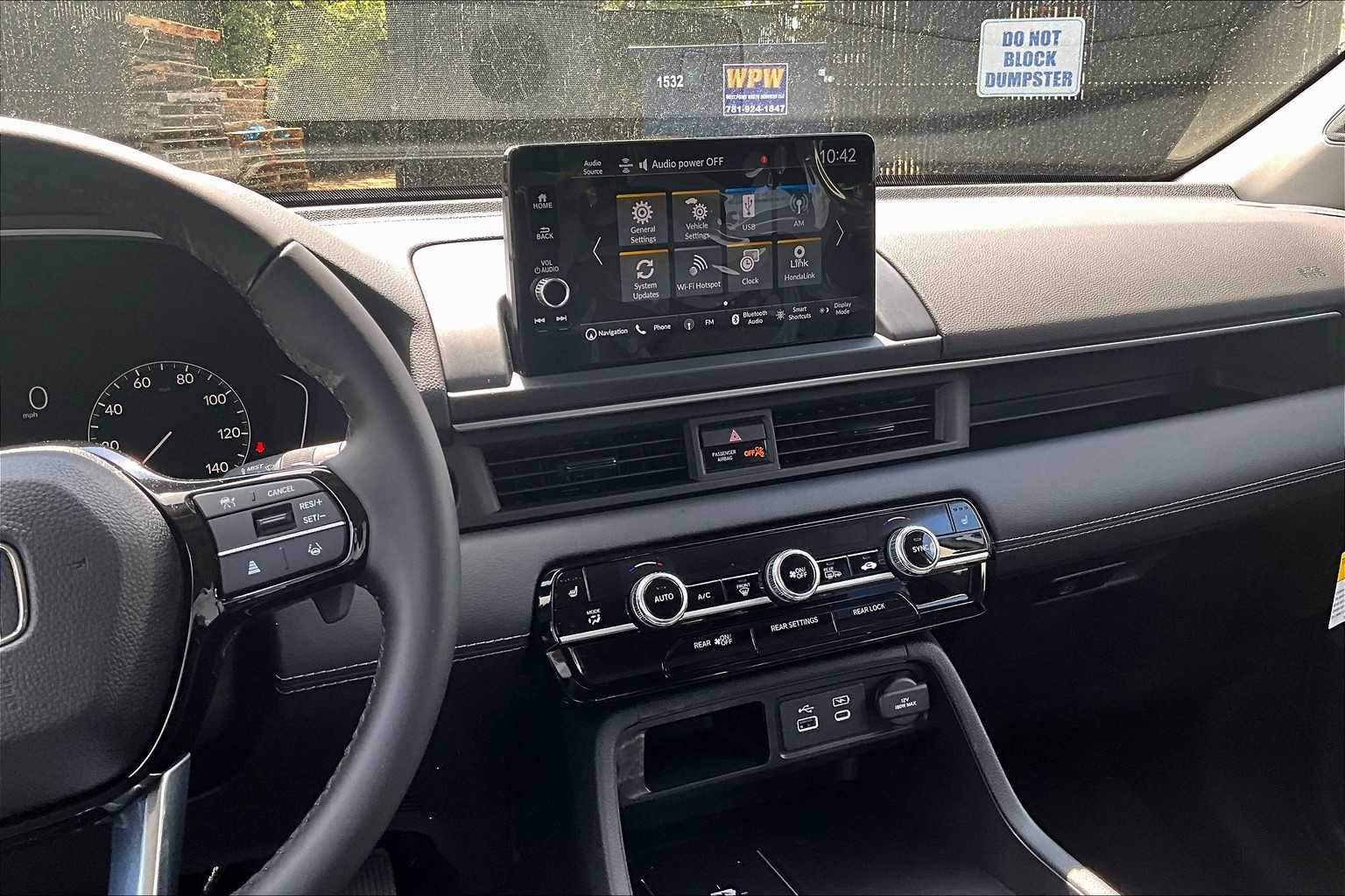 2025 Honda Pilot Touring+ - Photo 13