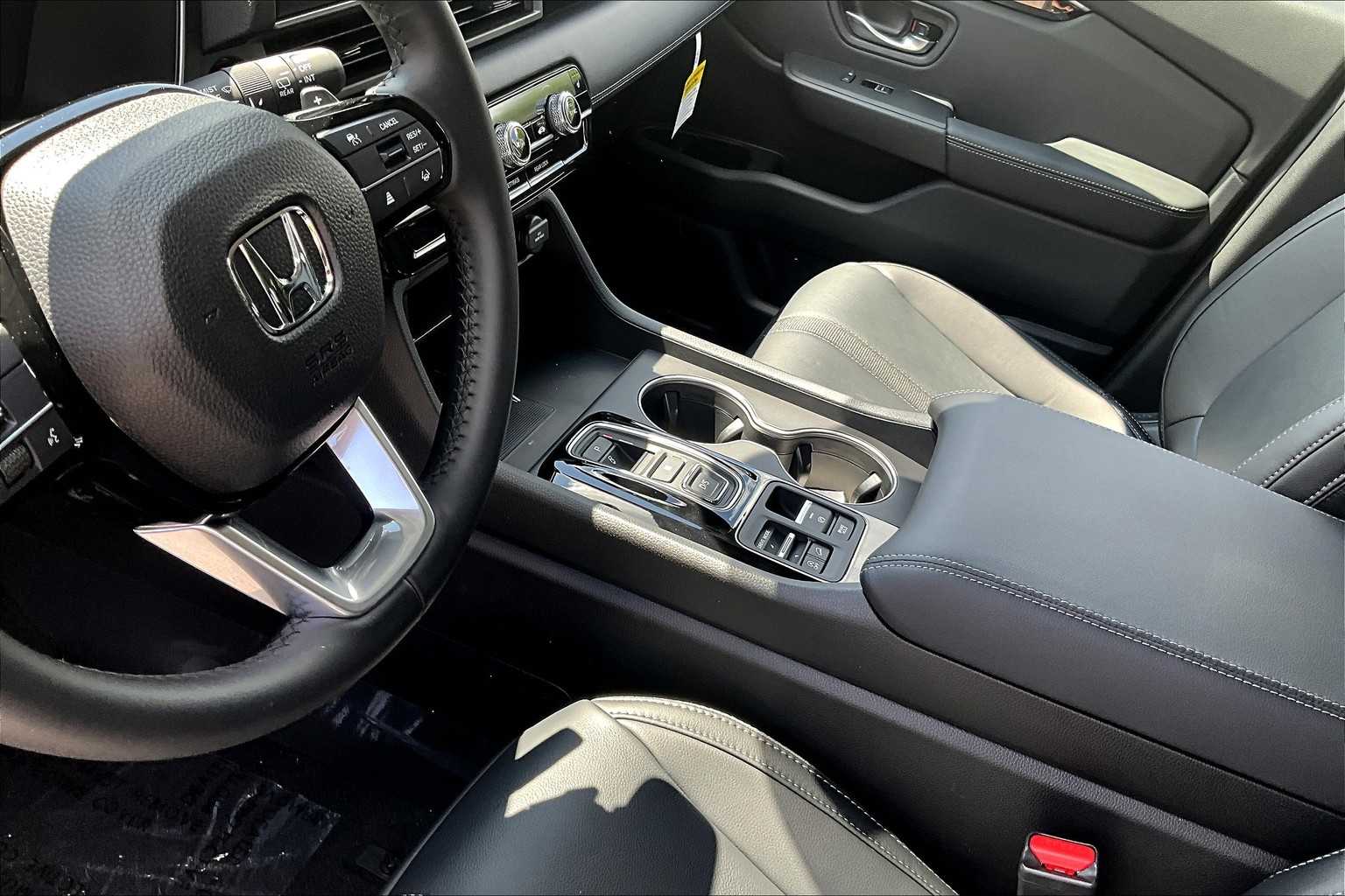 2025 Honda Pilot Touring+ - Photo 14