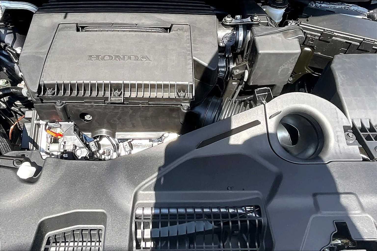 2025 Honda Pilot Touring+ - Photo 16