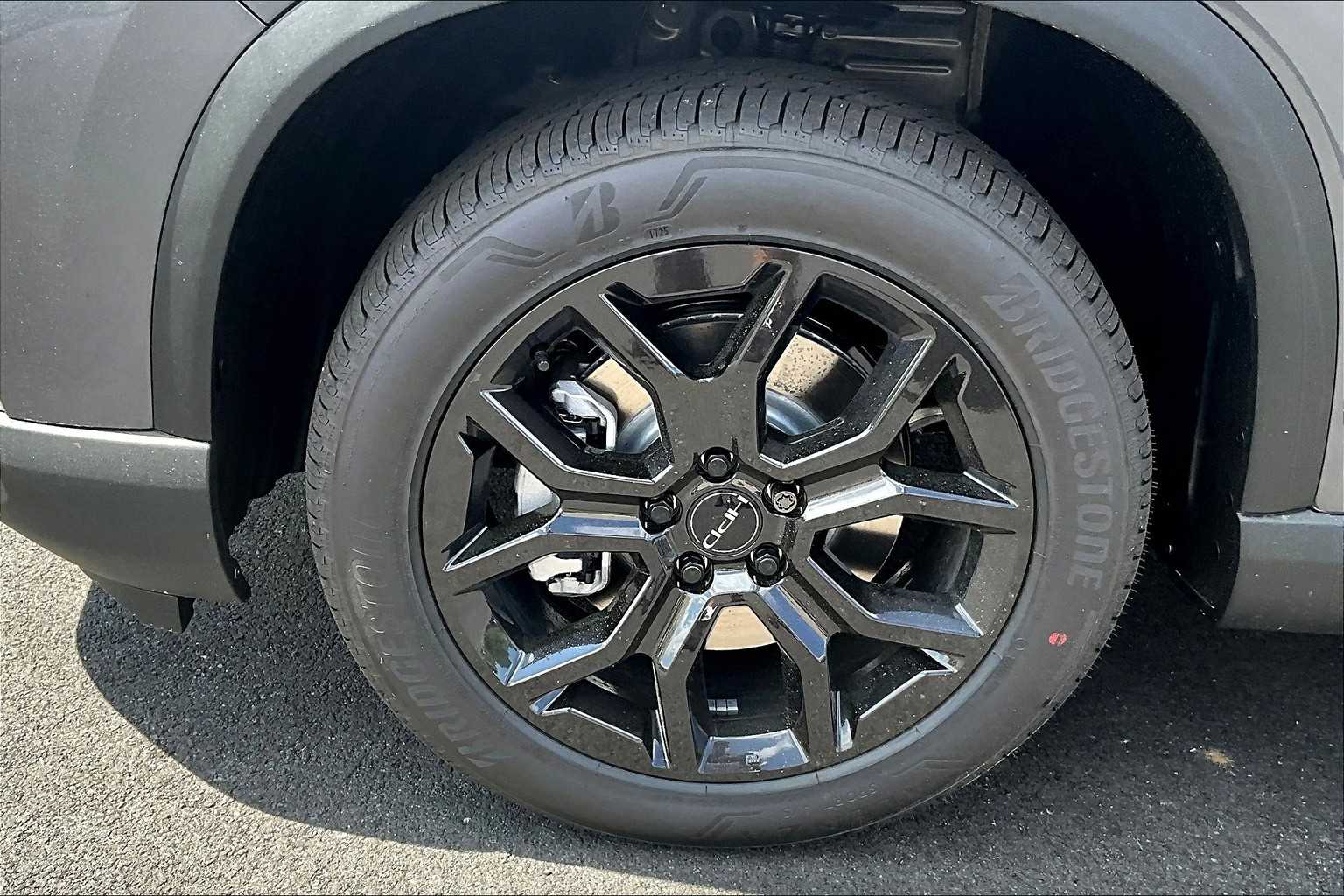 2025 Honda Pilot Touring+ - Photo 8