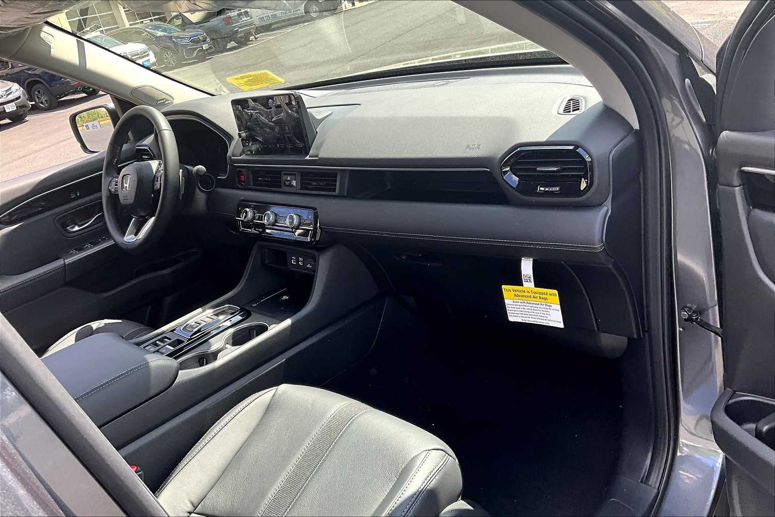 2025 Honda Pilot Touring+ - Photo 10