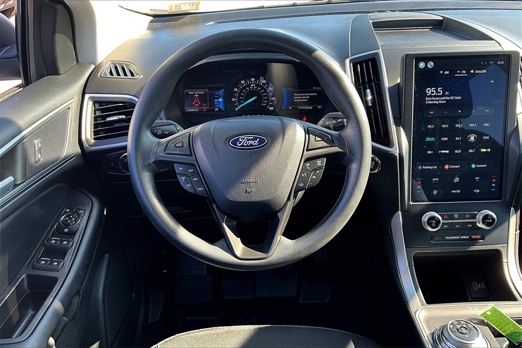 2022 Ford Edge SE - Photo 17