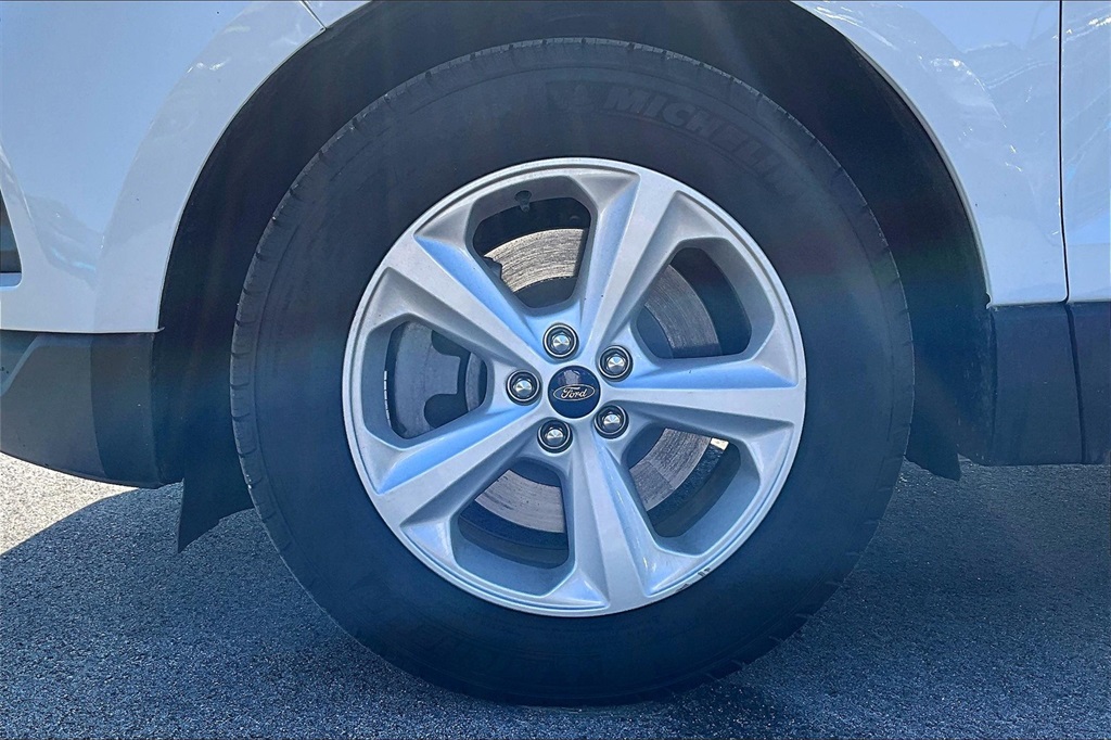 2022 Ford Edge SE - Photo 7