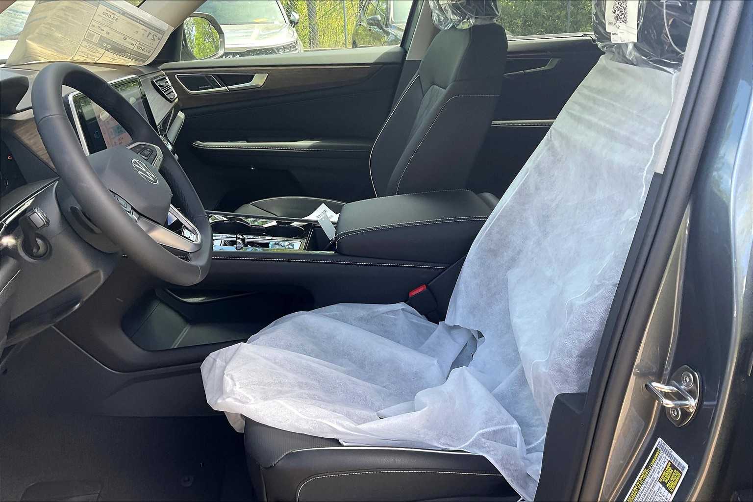 2025 Volkswagen Atlas 2.0T SEL Premium R-Line - Photo 11