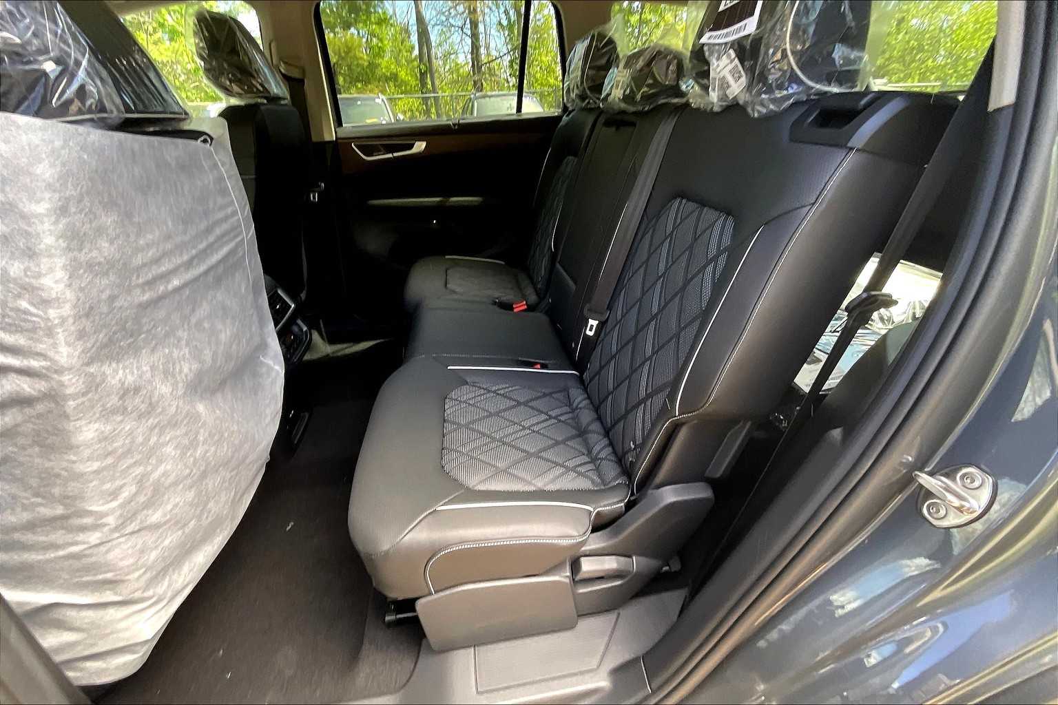 2025 Volkswagen Atlas 2.0T SEL Premium R-Line - Photo 15