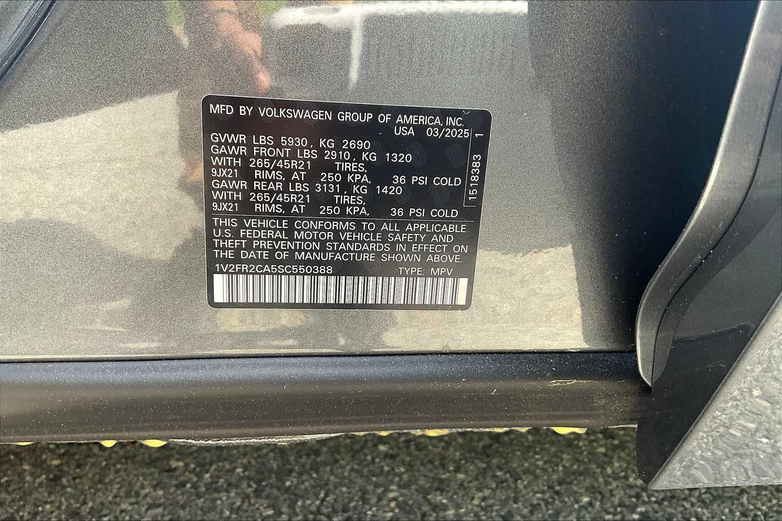 2025 Volkswagen Atlas 2.0T SEL Premium R-Line - Photo 17