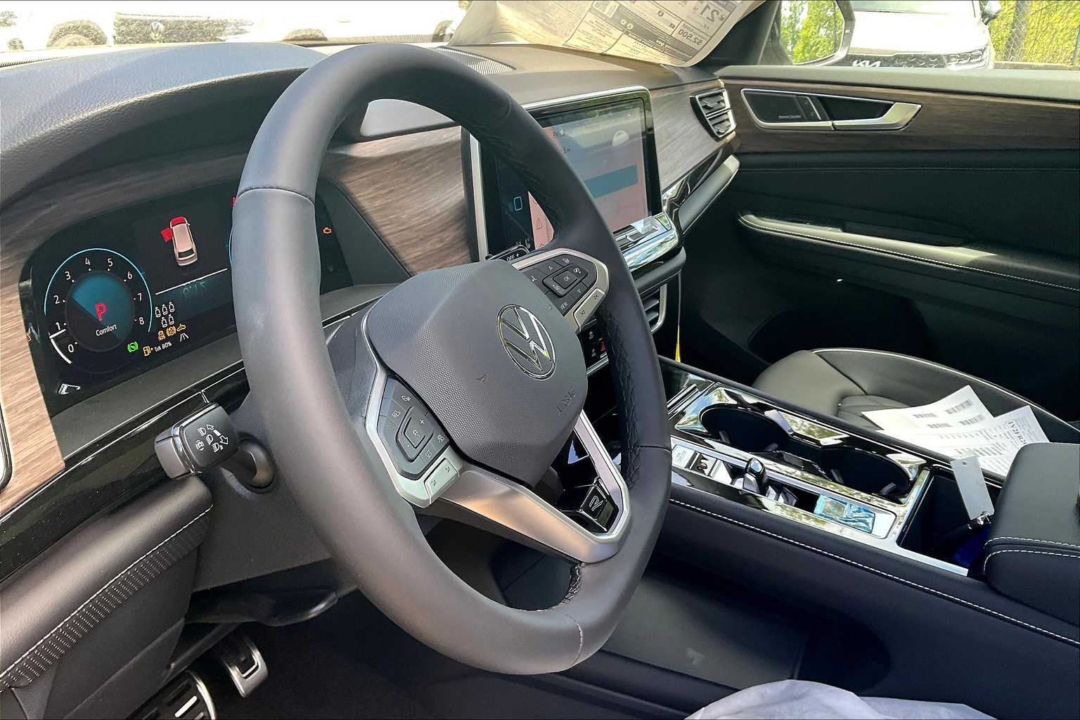 2025 Volkswagen Atlas 2.0T SEL Premium R-Line - Photo 9