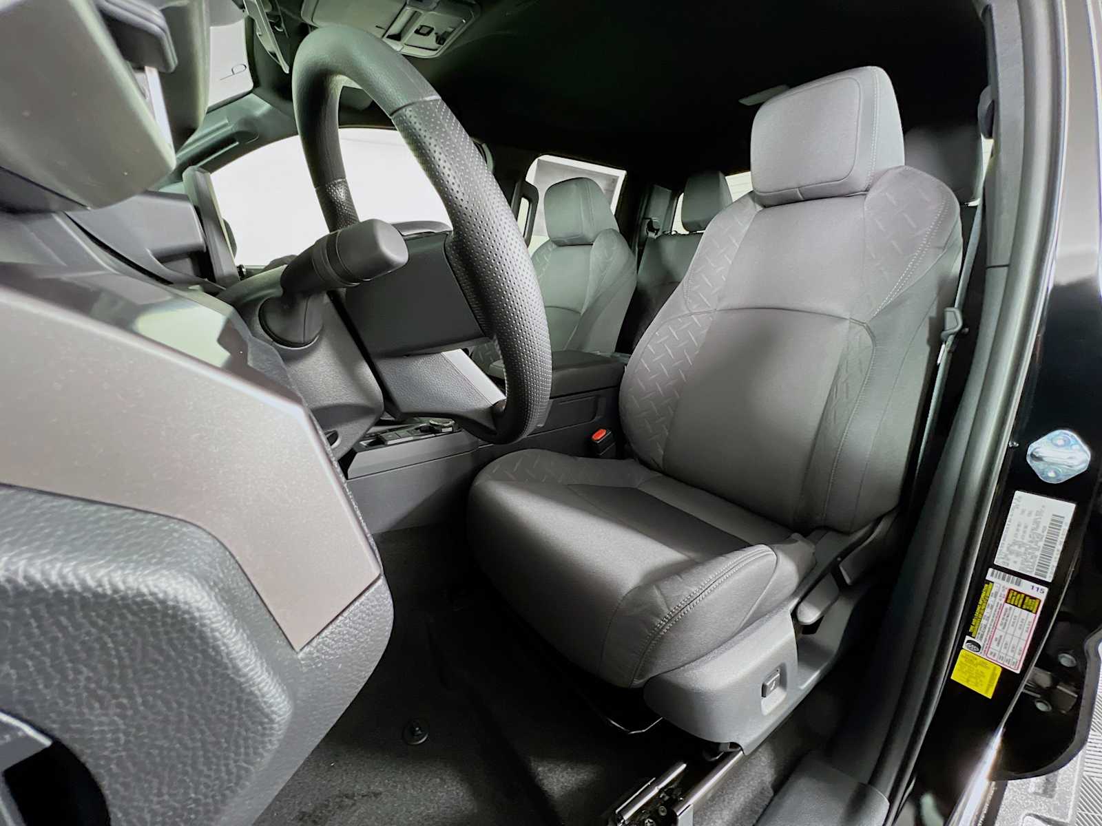 2025 Toyota Tacoma SR5 - Photo 12