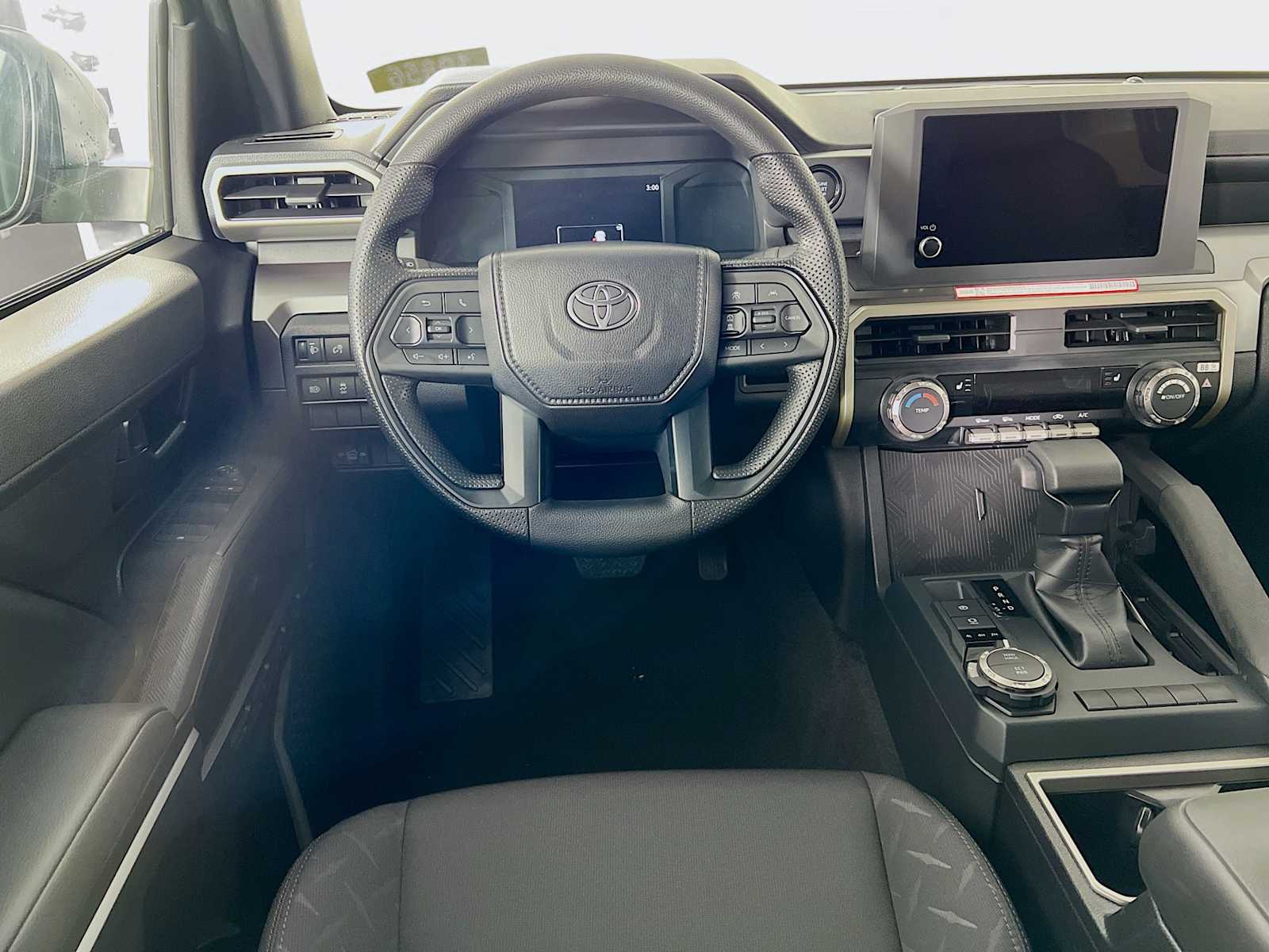 2025 Toyota Tacoma SR5 - Photo 14