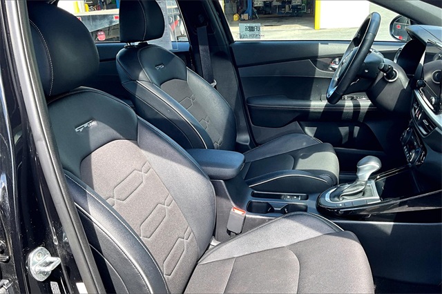 2022 Kia Forte GT-Line - Photo 13