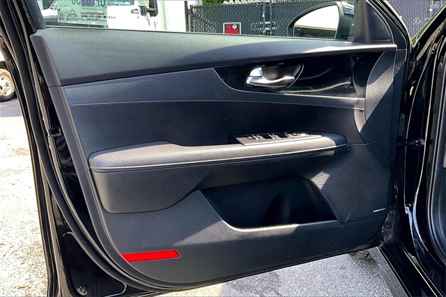 2022 Kia Forte GT-Line - Photo 28