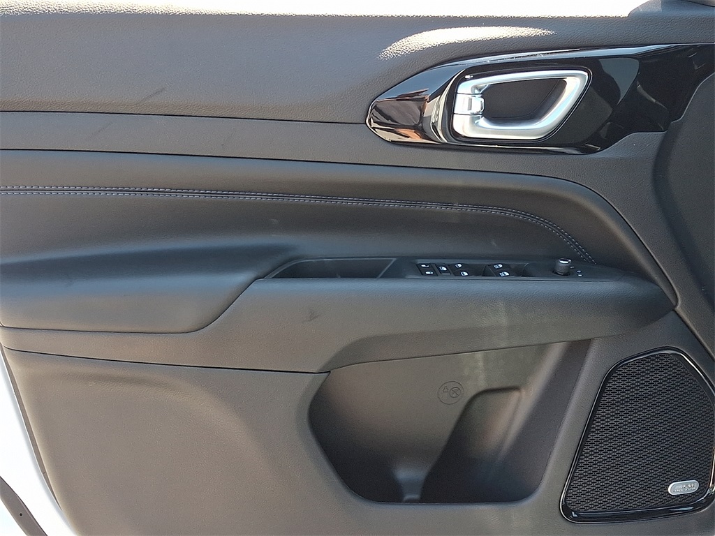2025 Jeep Compass Limited - Photo 8