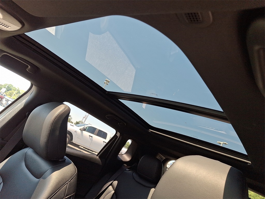 2025 Jeep Compass Limited - Photo 10