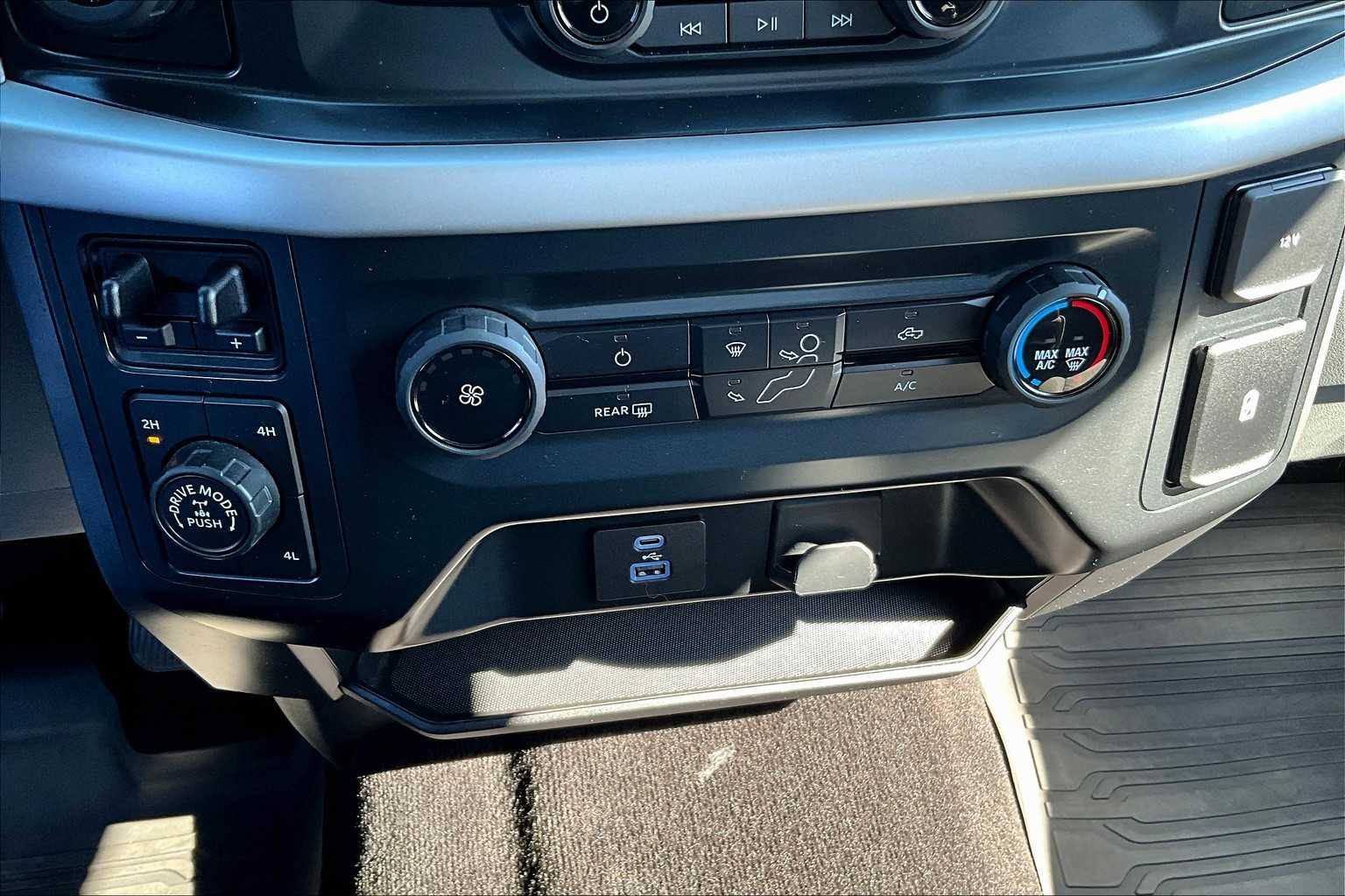 2022 Ford F-150 XLT - Photo 25