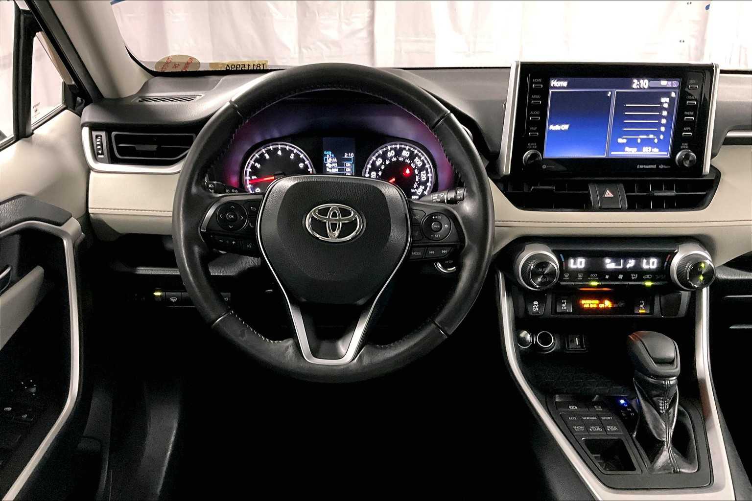 2019 Toyota RAV4 XLE - Photo 17