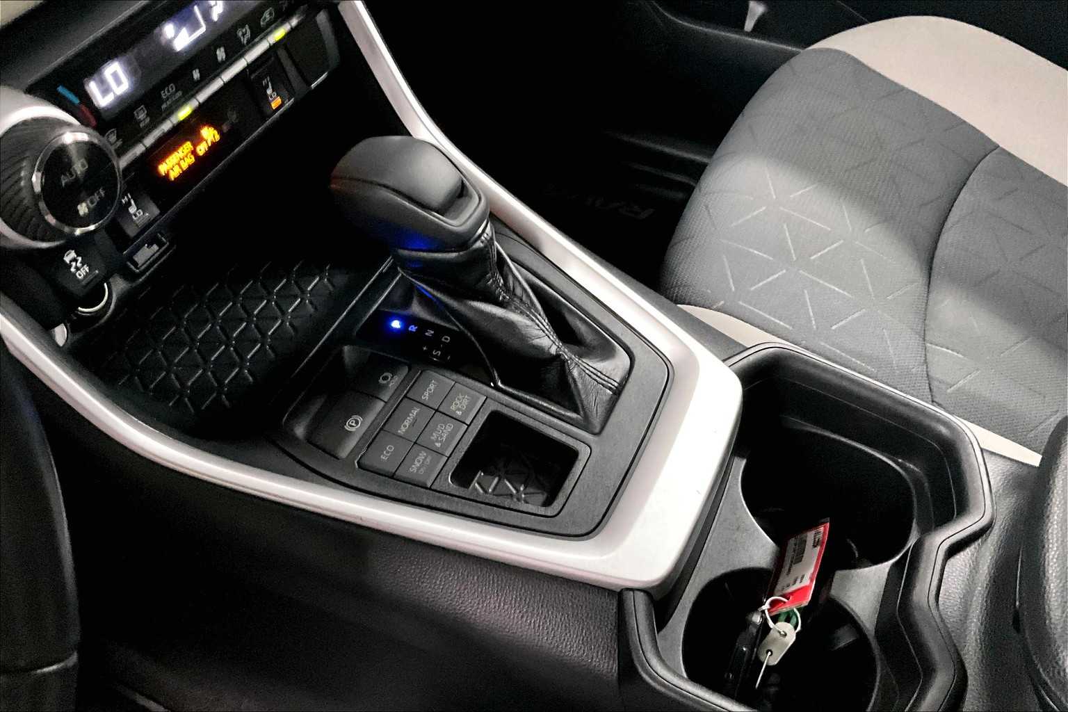 2019 Toyota RAV4 XLE - Photo 20