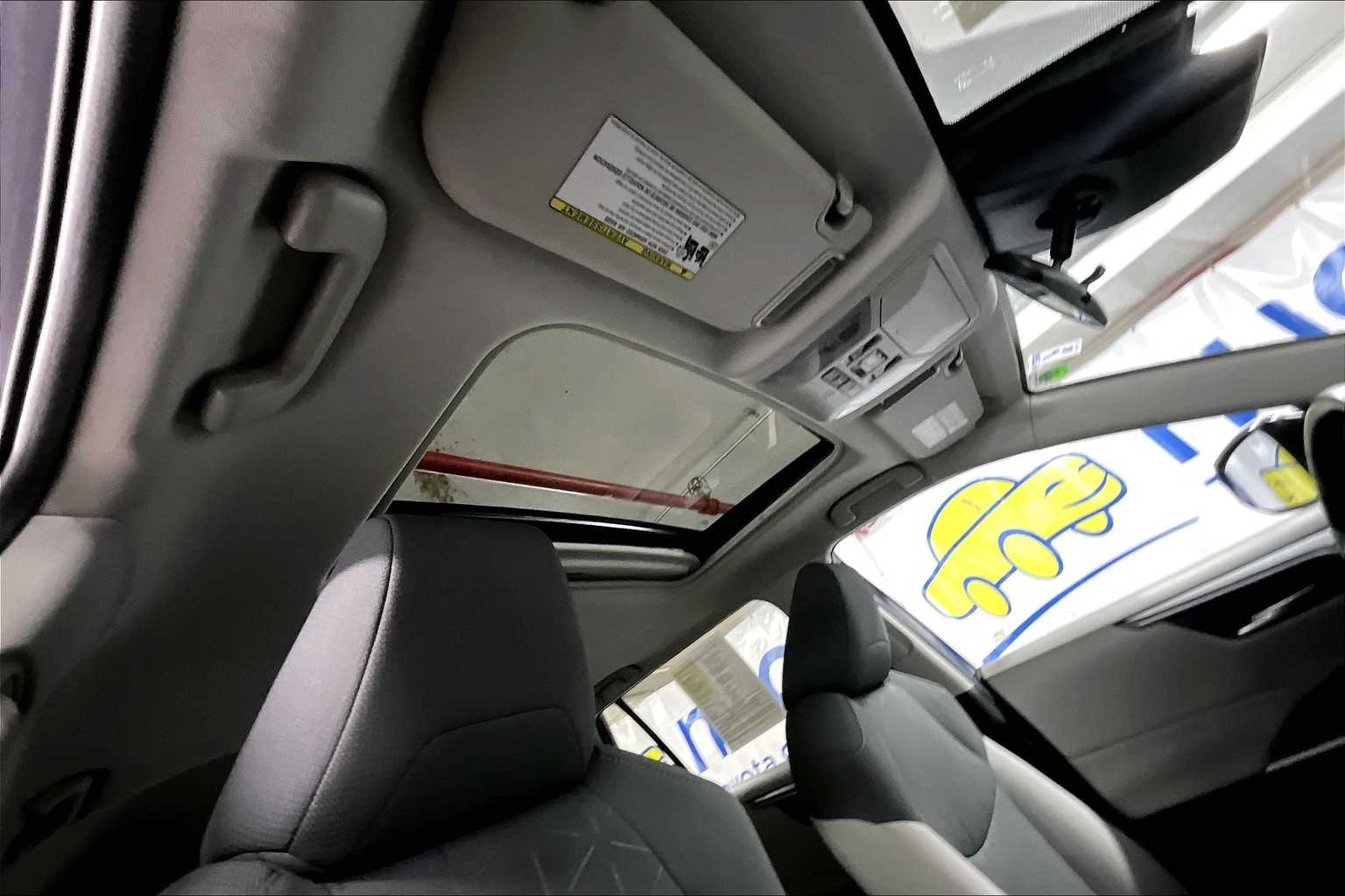 2019 Toyota RAV4 XLE - Photo 22