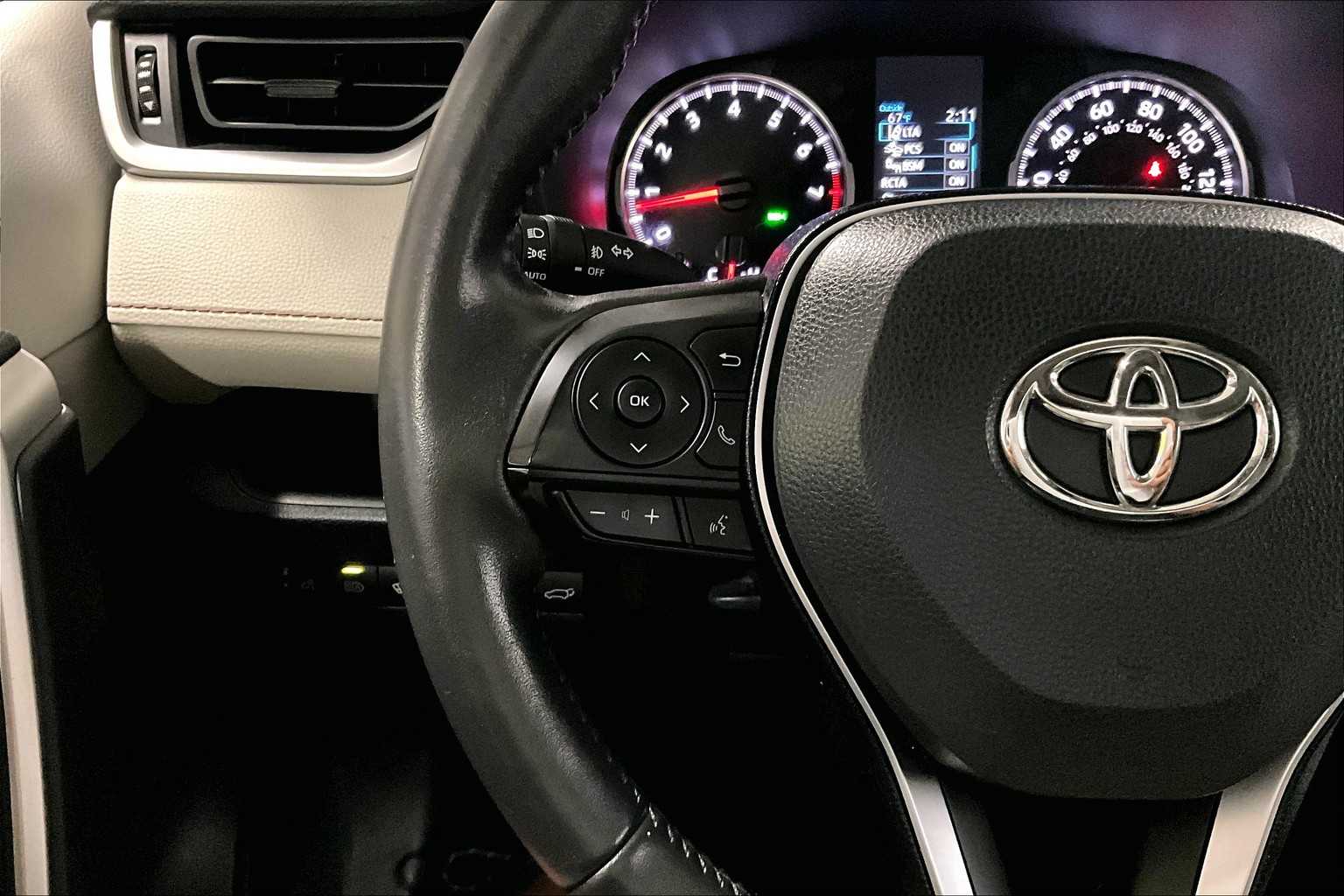 2019 Toyota RAV4 XLE - Photo 23
