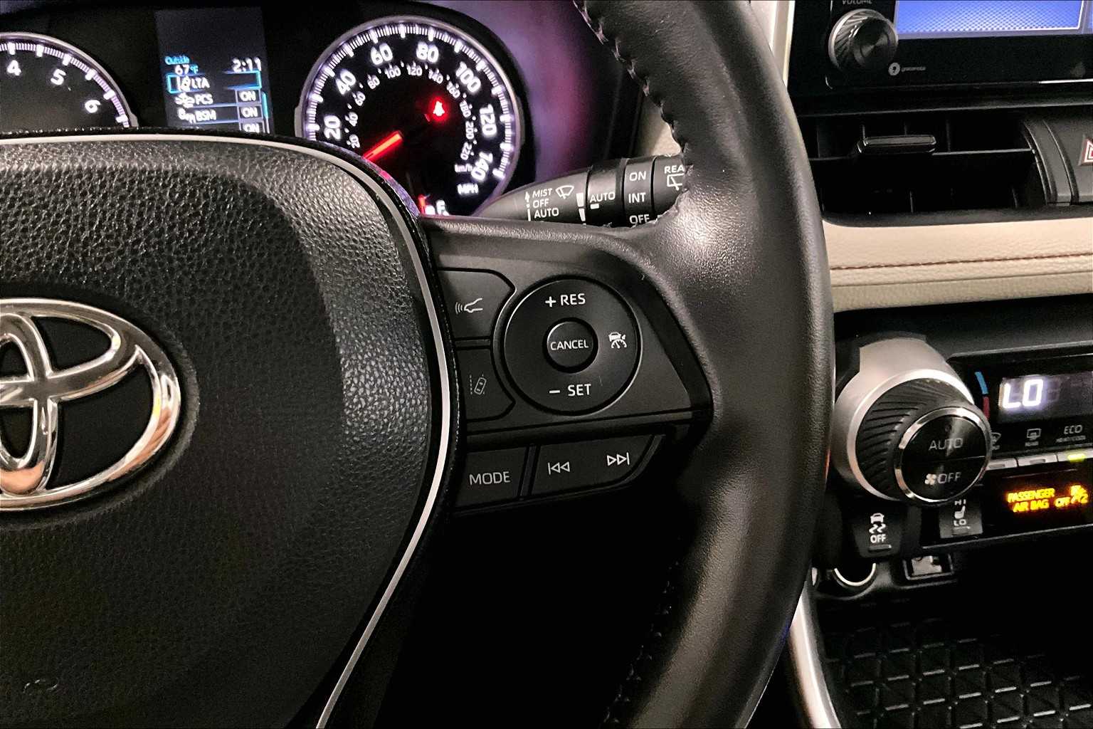 2019 Toyota RAV4 XLE - Photo 24