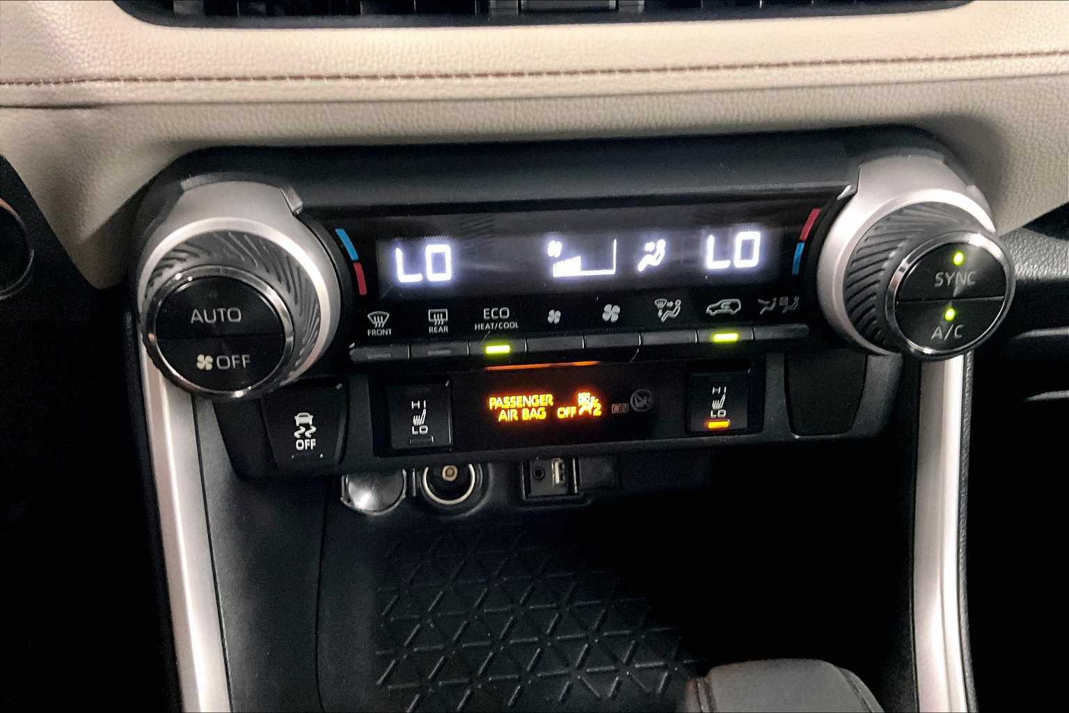 2019 Toyota RAV4 XLE - Photo 26