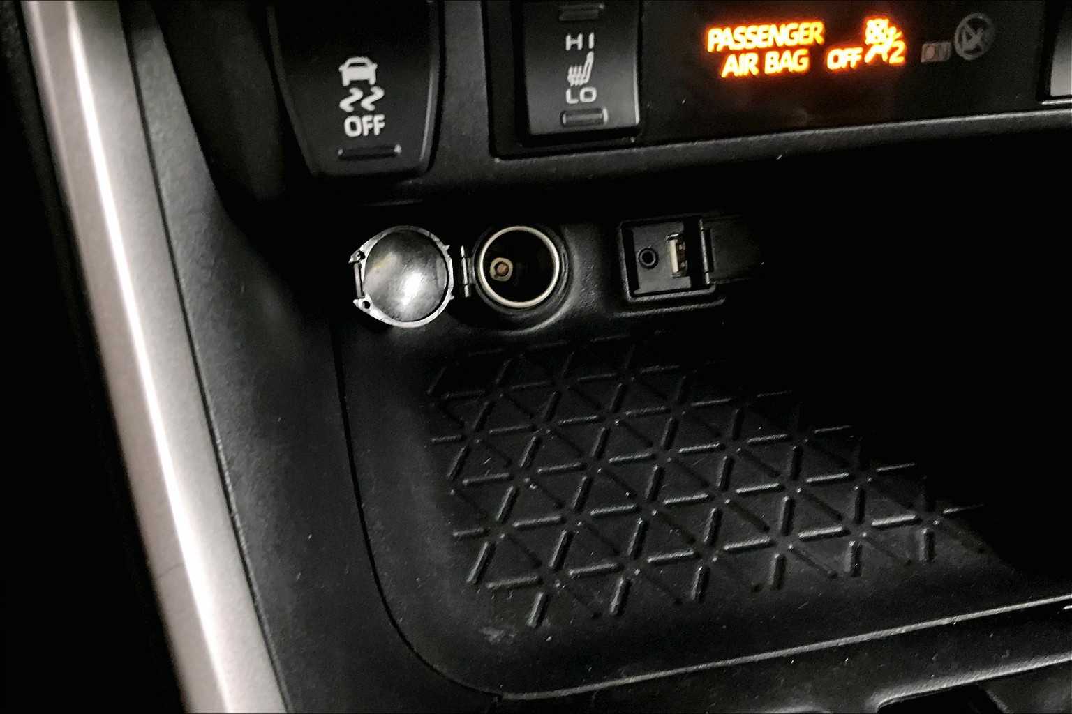 2019 Toyota RAV4 XLE - Photo 27