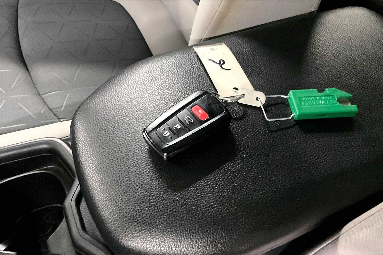2019 Toyota RAV4 XLE - Photo 31