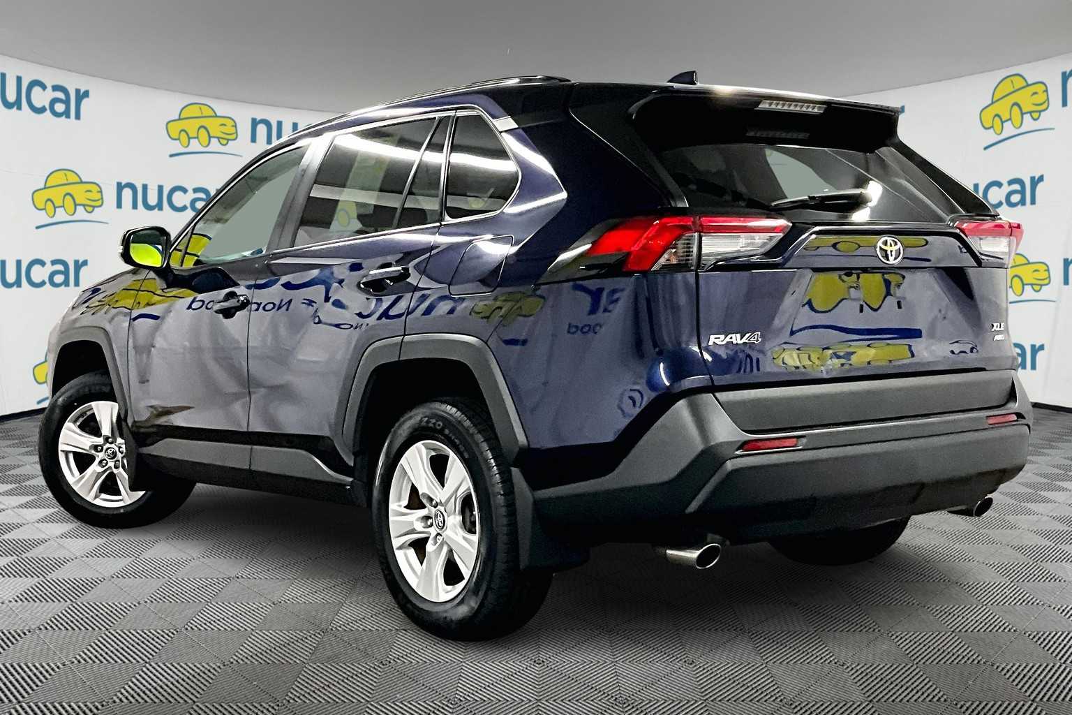 2019 Toyota RAV4 XLE - Photo 4