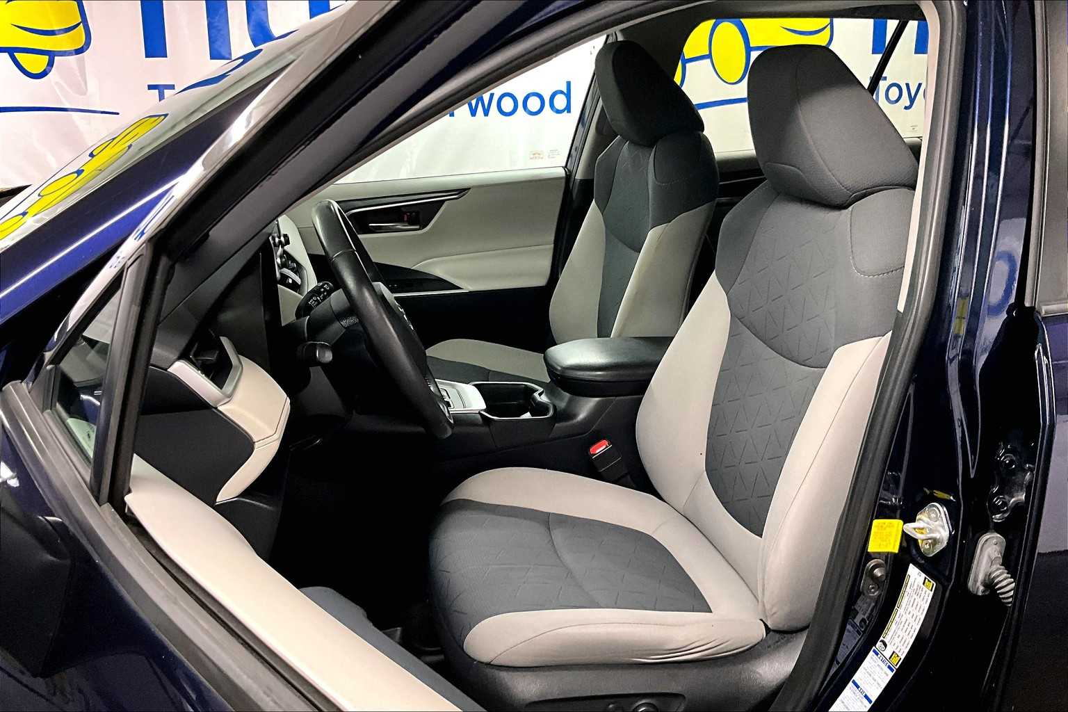 2019 Toyota RAV4 XLE - Photo 10