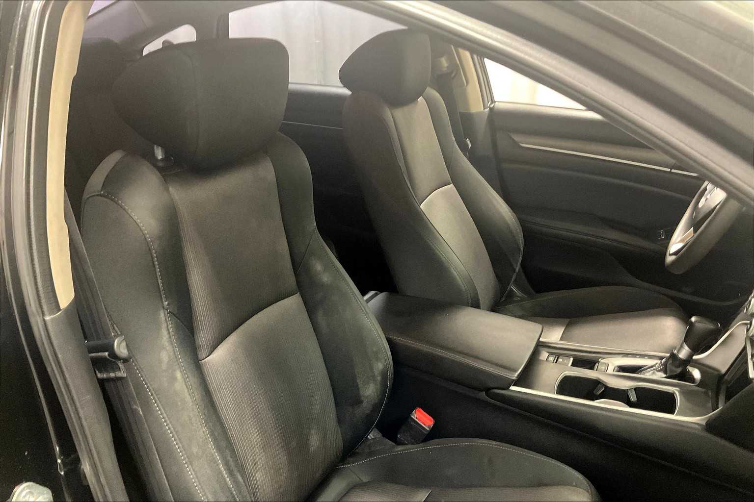 2020 Honda Accord LX - Photo 11