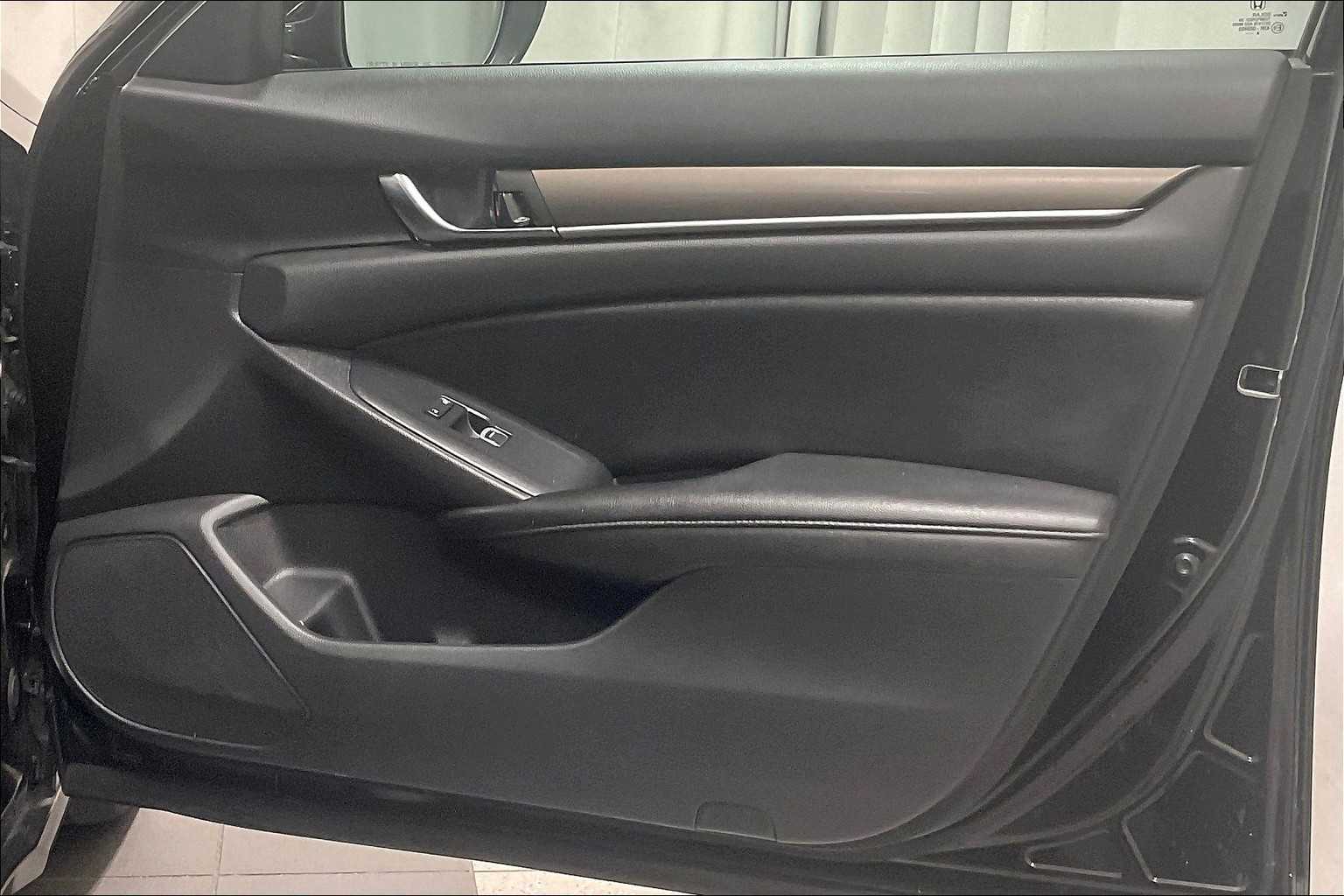 2020 Honda Accord LX - Photo 12