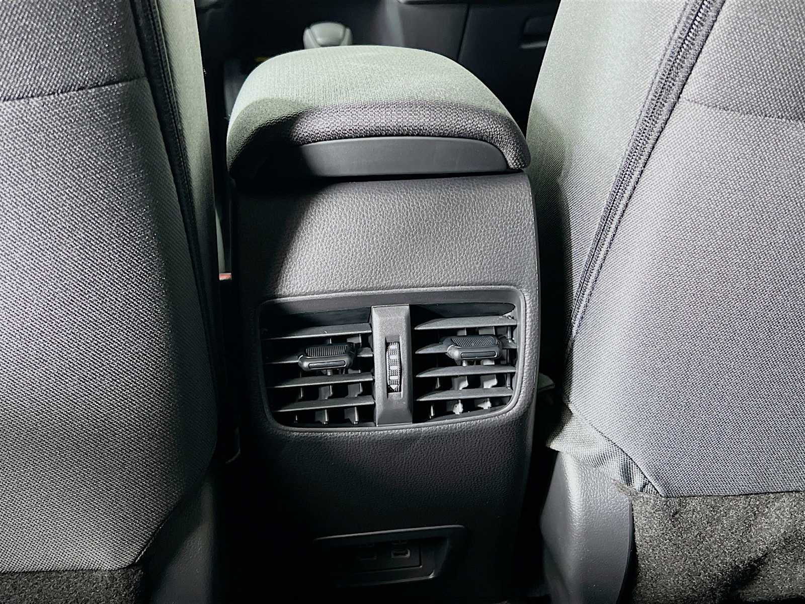 2026 Toyota Corolla Cross LE - Photo 14
