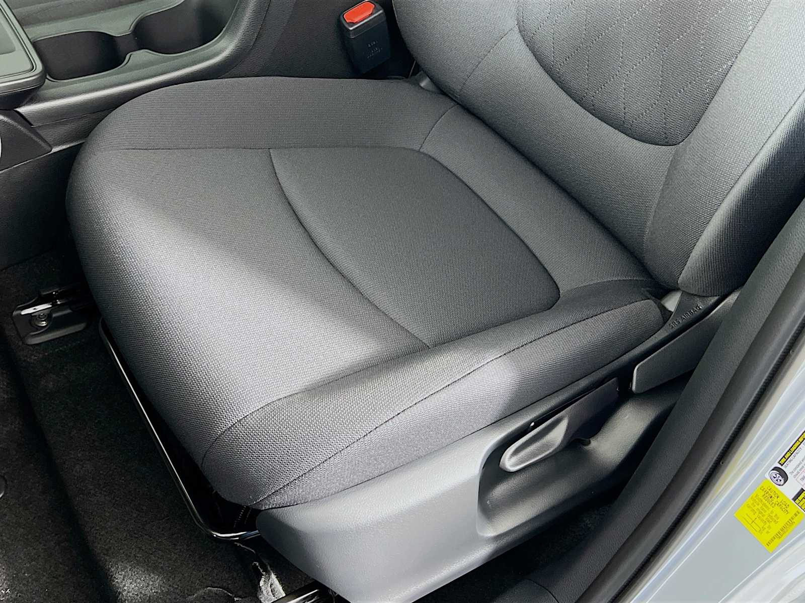 2026 Toyota Corolla Cross LE - Photo 17