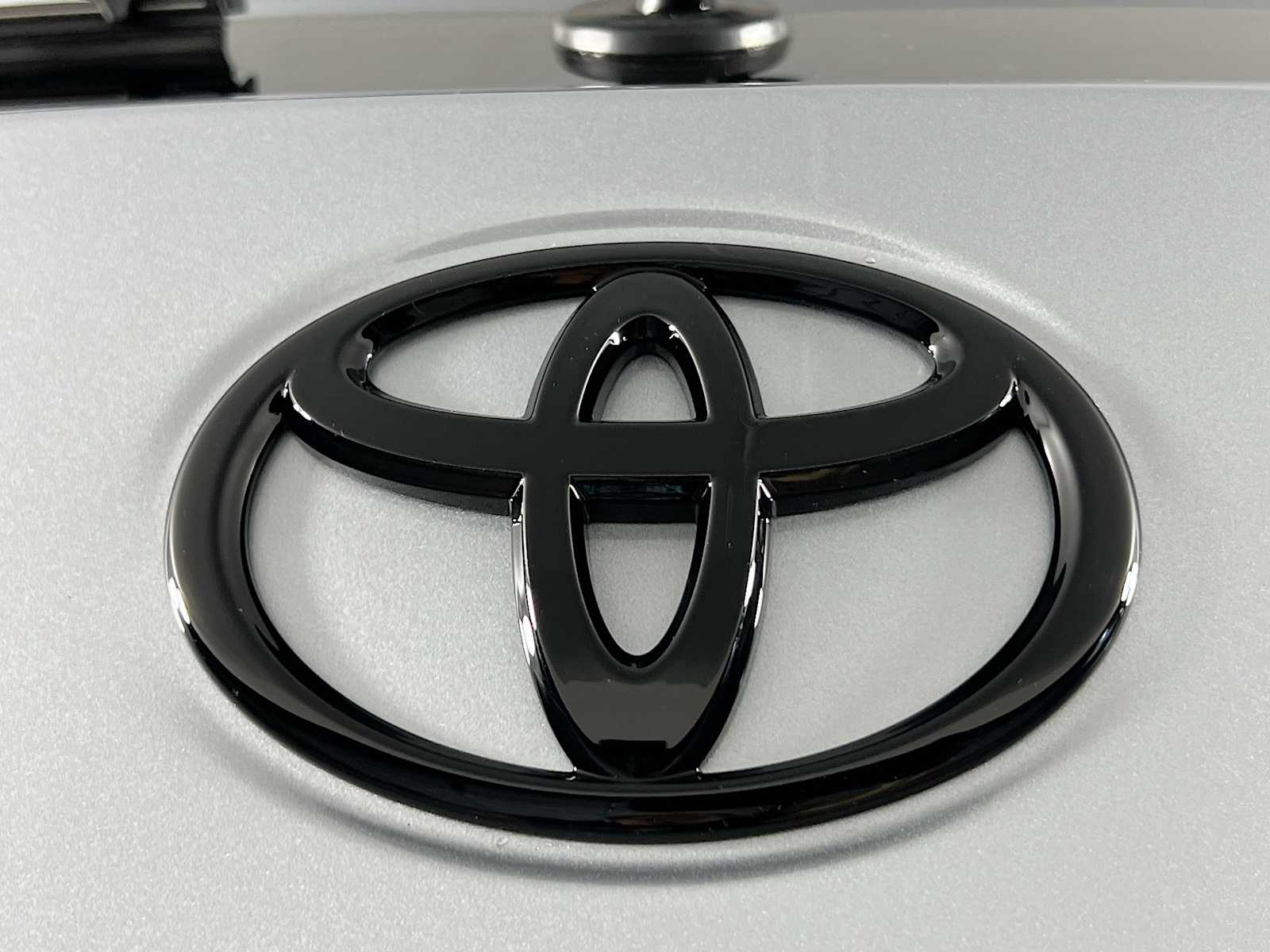 2026 Toyota Corolla Cross LE - Photo 18