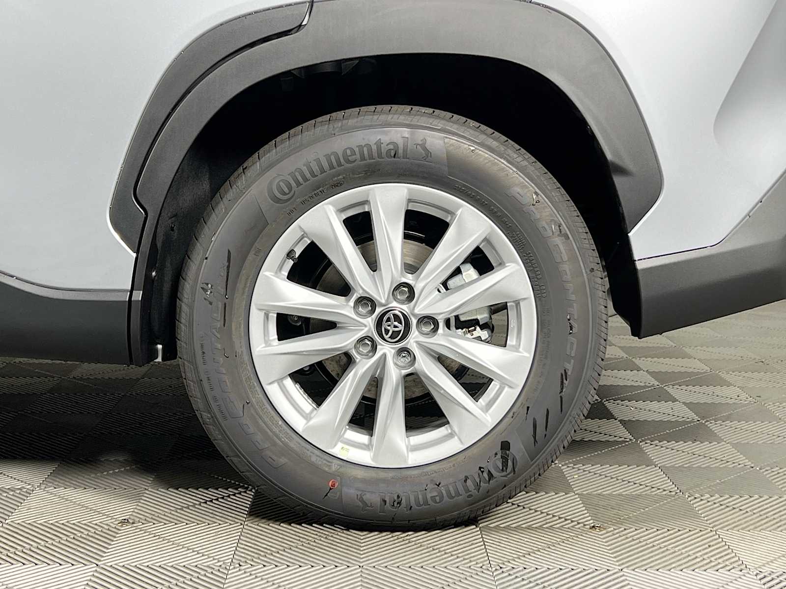 2026 Toyota Corolla Cross LE - Photo 19
