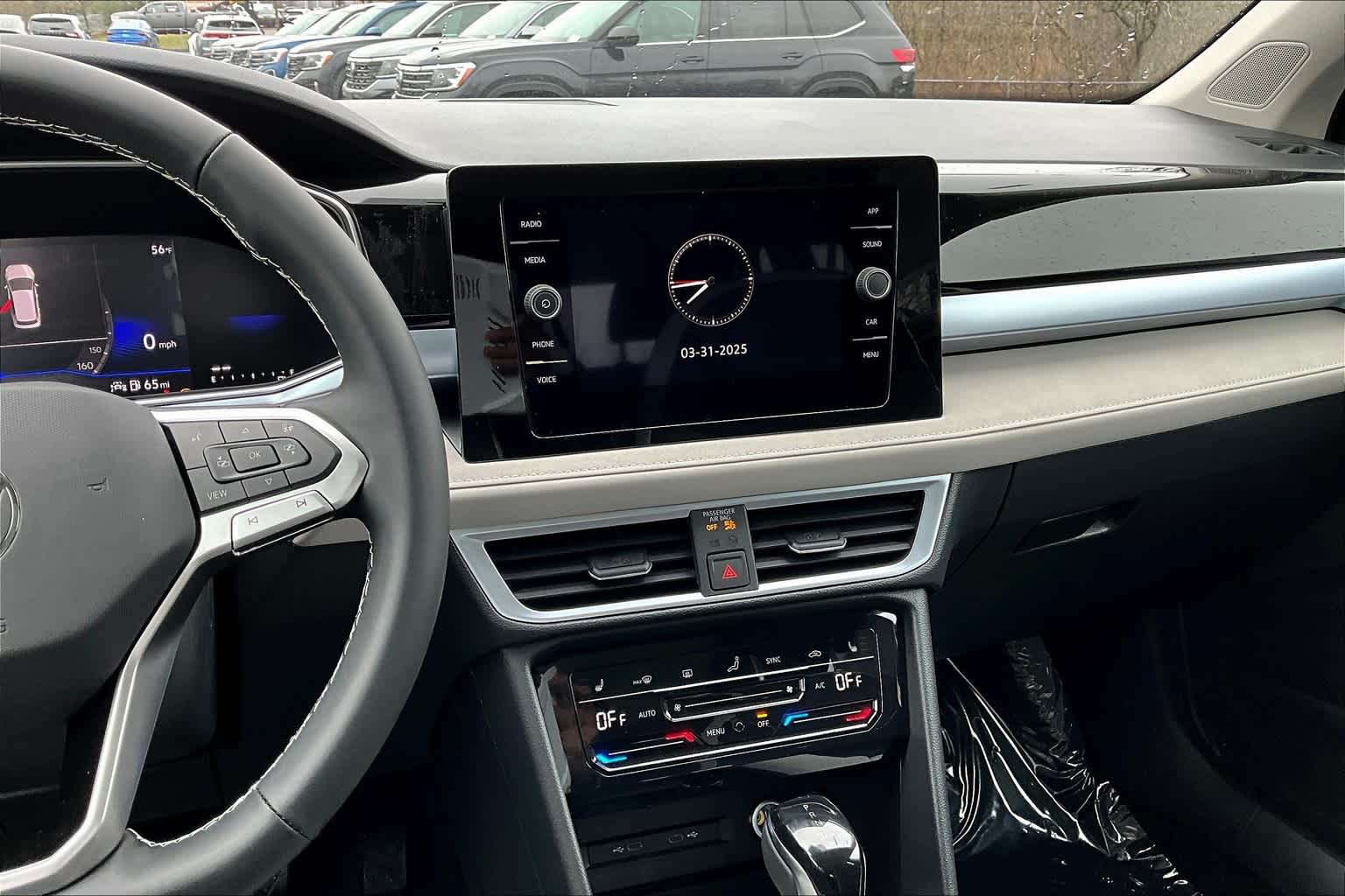 2025 Volkswagen Taos SE - Photo 13