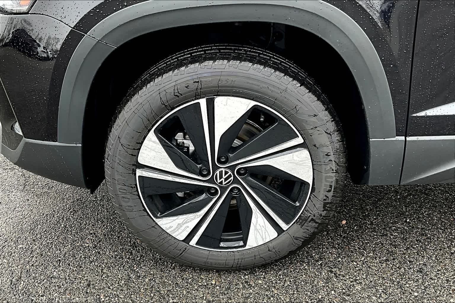 2025 Volkswagen Taos SE - Photo 8