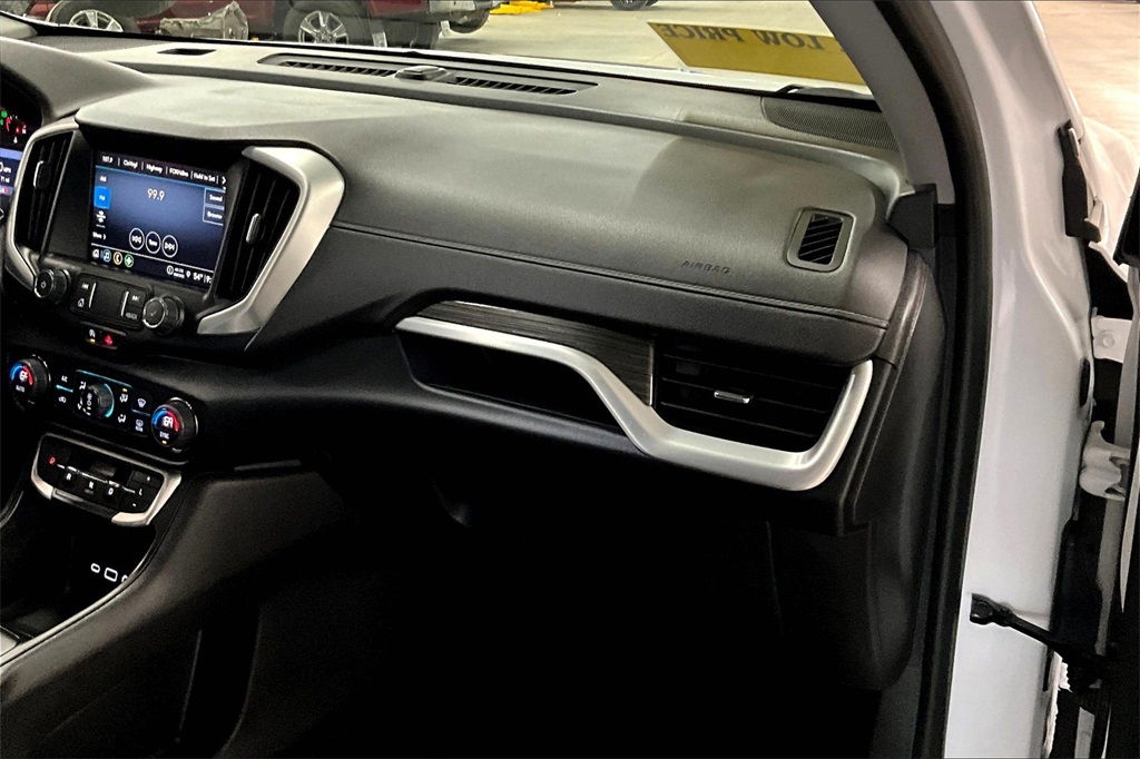 2023 GMC Terrain SLT - Photo 13