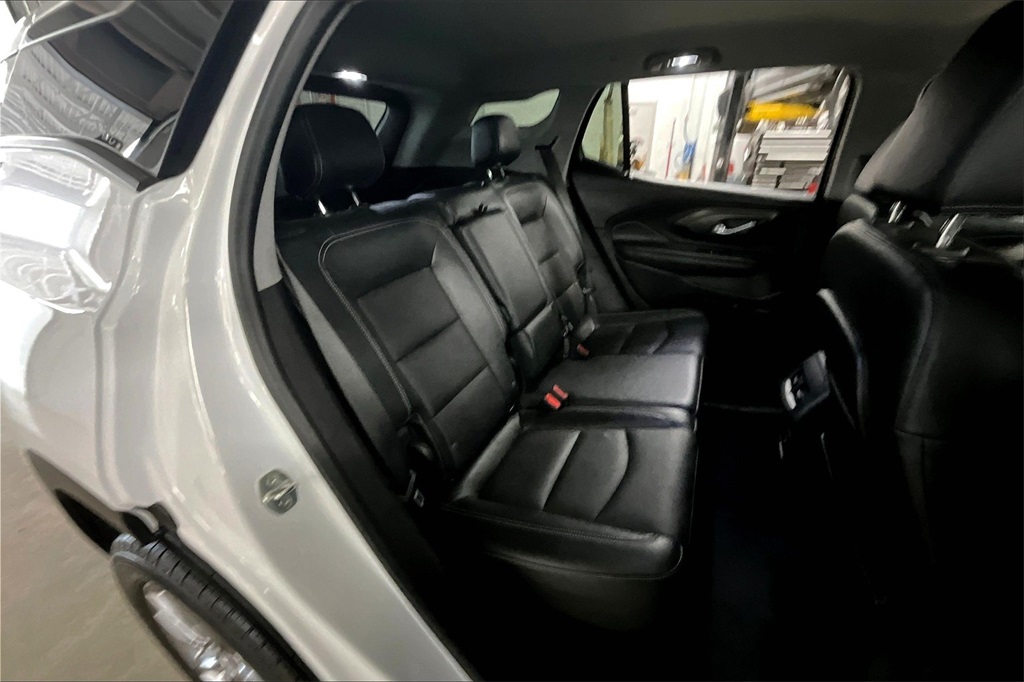2023 GMC Terrain SLT - Photo 16
