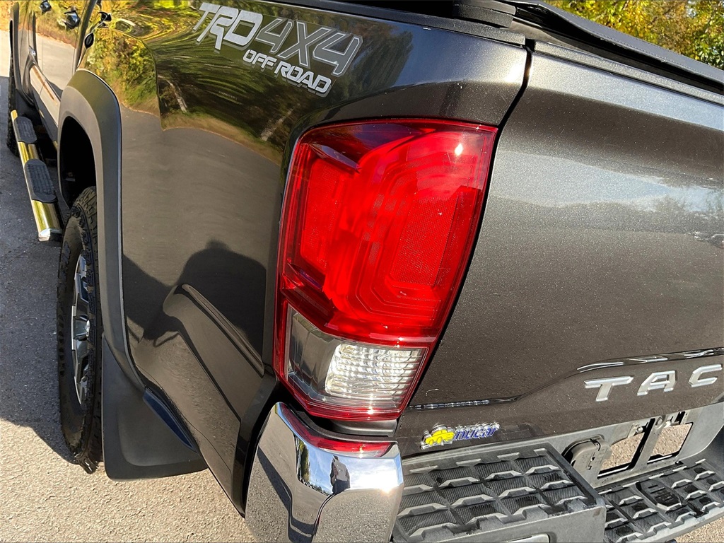 2017 Toyota Tacoma TRD Off-Road - Photo 31