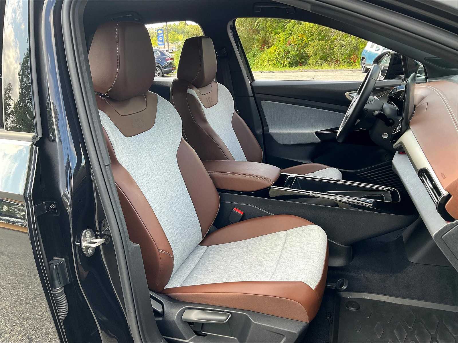2023 Volkswagen ID.4 Pro - Photo 11