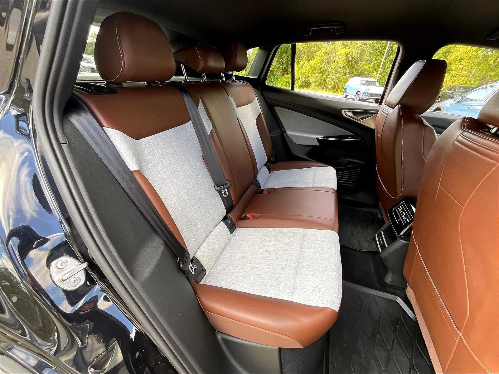 2023 Volkswagen ID.4 Pro - Photo 16