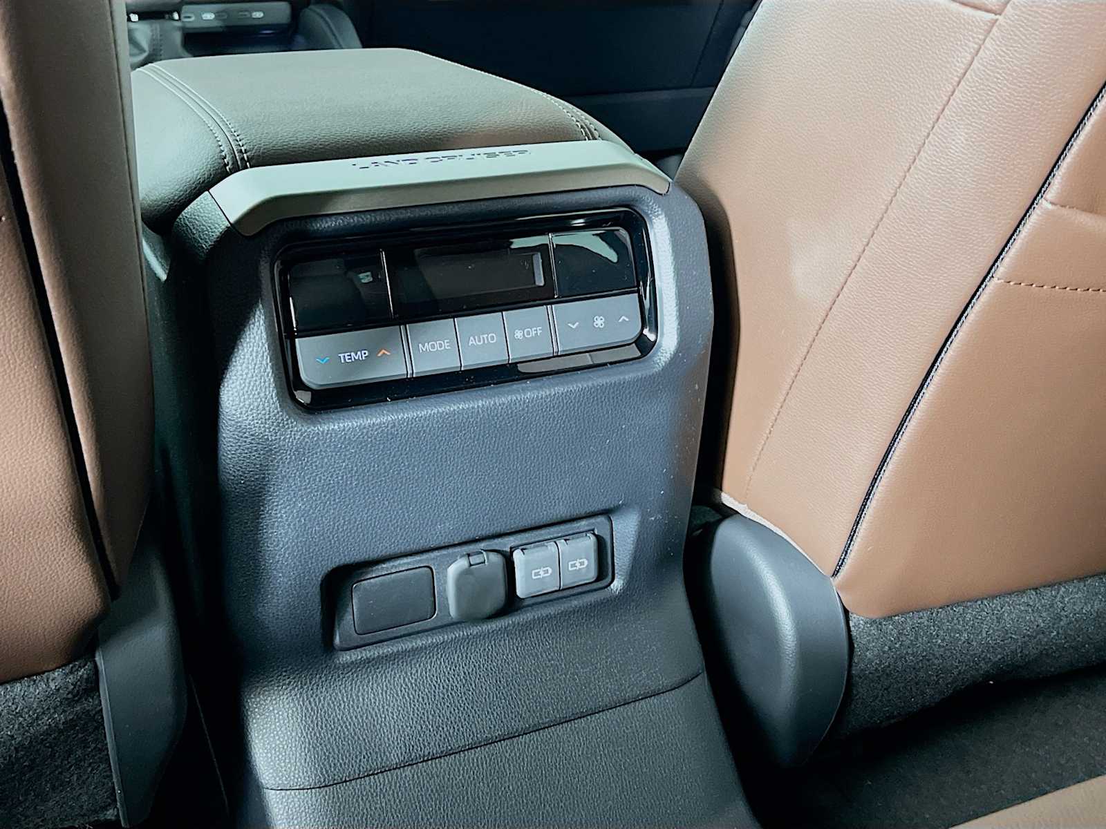 2025 Toyota Land Cruiser  - Photo 14