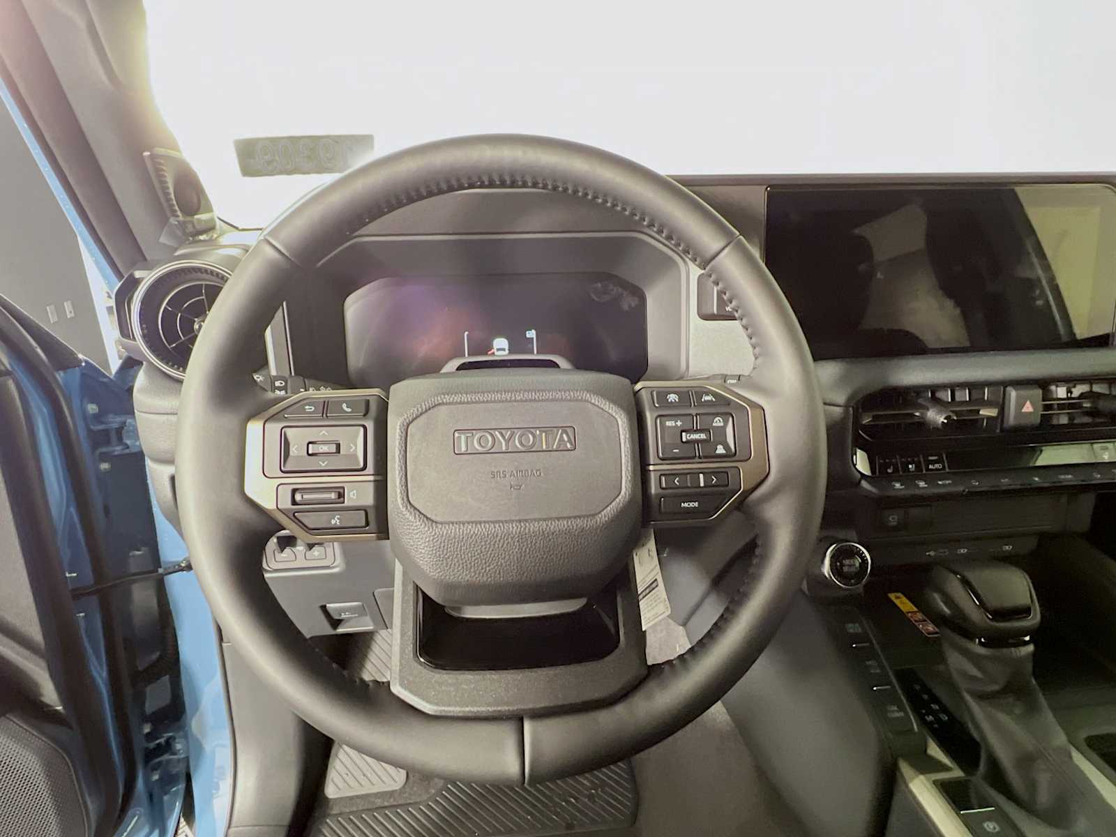 2025 Toyota Land Cruiser  - Photo 7