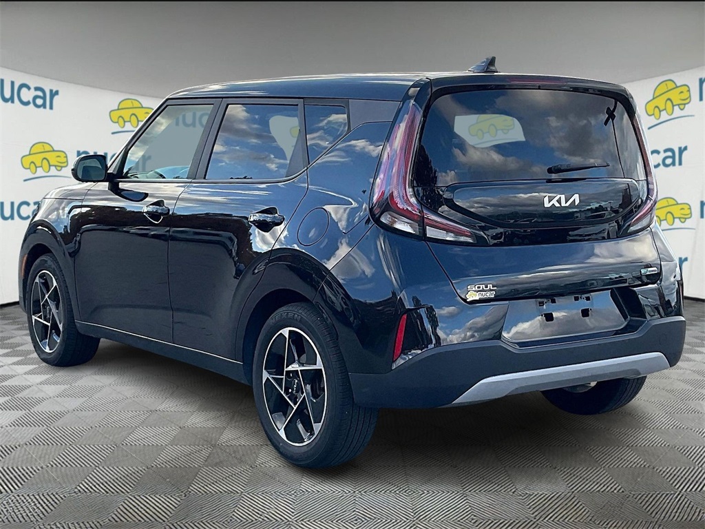 2023 Kia Soul EX - Photo 4