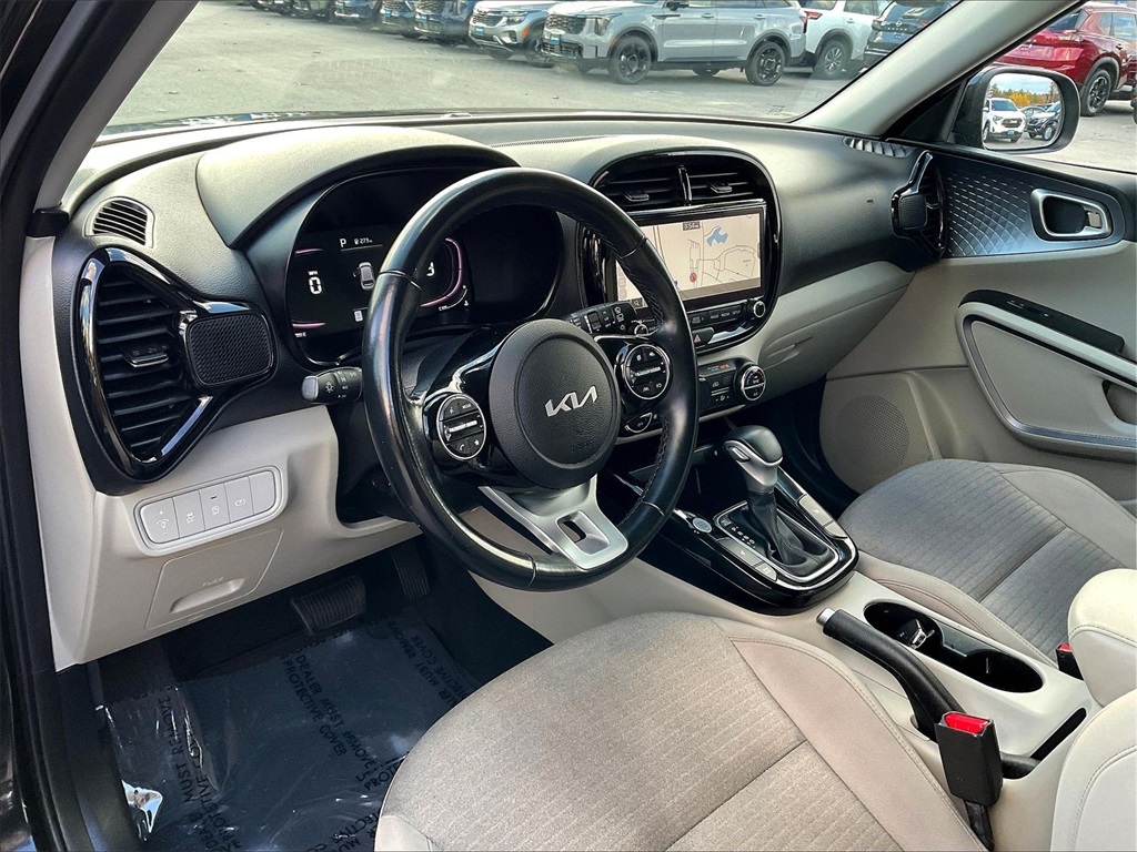 2023 Kia Soul EX - Photo 8
