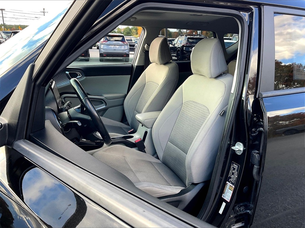 2023 Kia Soul EX - Photo 9