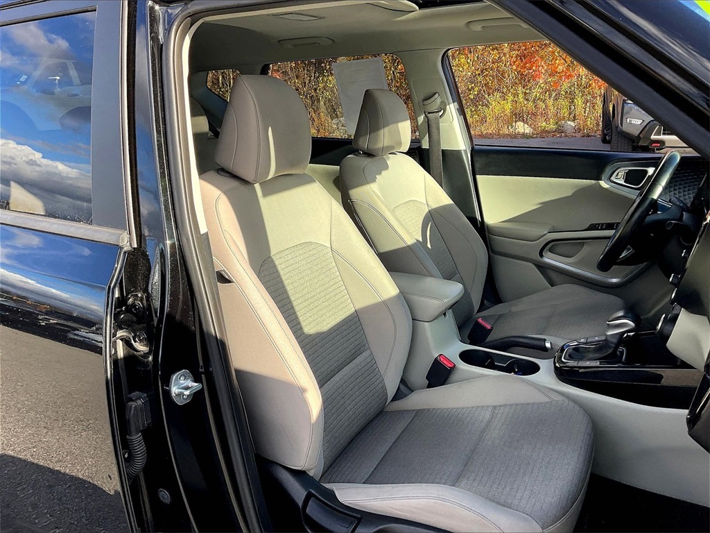 2023 Kia Soul EX - Photo 10